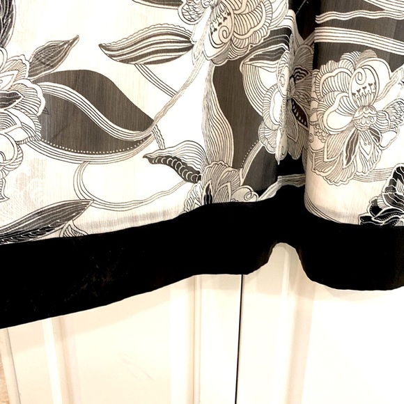 Coupé Collection dress. Excellent condition. Sheer with liner underneath. - Picture 6 of 7